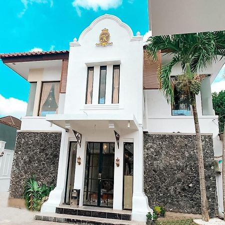 מלון Kejayan Kartiko Palagan Eksklusif Yogyakarta מראה חיצוני תמונה